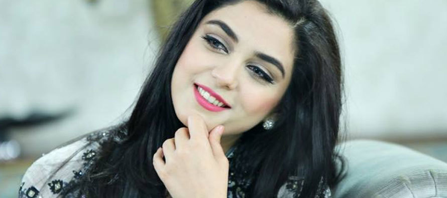Pakistan's Maya Ali mimics Priyanka and Deepika