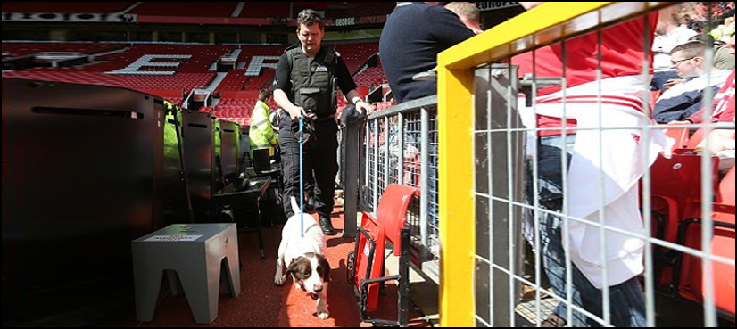 Manchester United game abandoned over security alert
