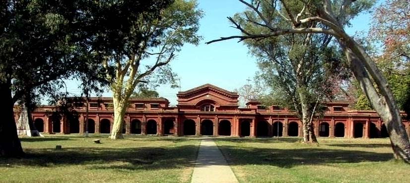 Students protest varsity closure in Mandi Bahauddin