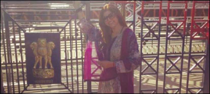 Sushmita Sen greets Pakistani fans at Wagah Border