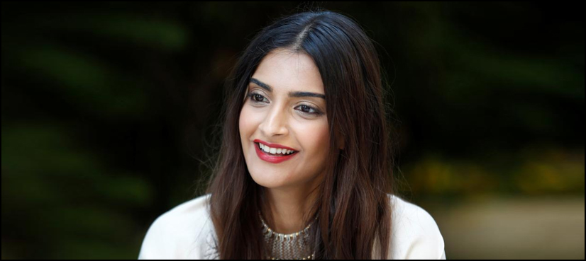Sonam Kapoor and her mother go for sightseeing in Israel
