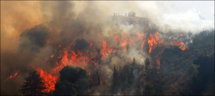 Wind shift expected to help suppress deadly California wildfire