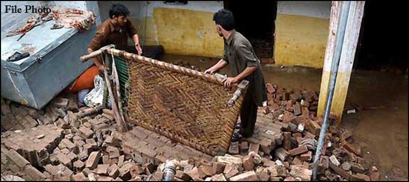 Three of a family die in Gujranwala roof collapse
