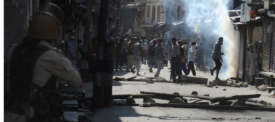 One dead as sectarian clashes rock parts of India