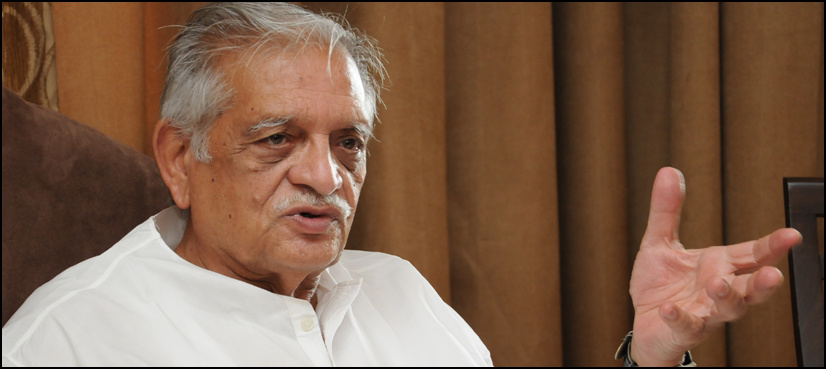 'Nobody employed me' says Gulzar on writing screenplay after 17 years