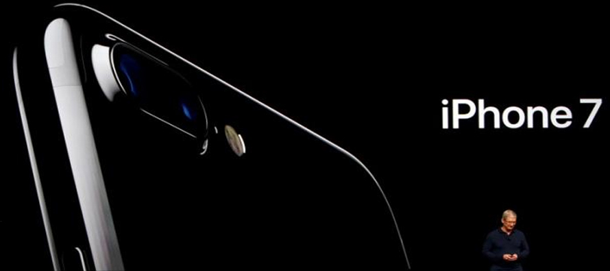 Apple unveils water-resistant iPhone 7