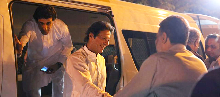 Imran Khan arrives in Lahore to lead Ehtesab March on Saturday