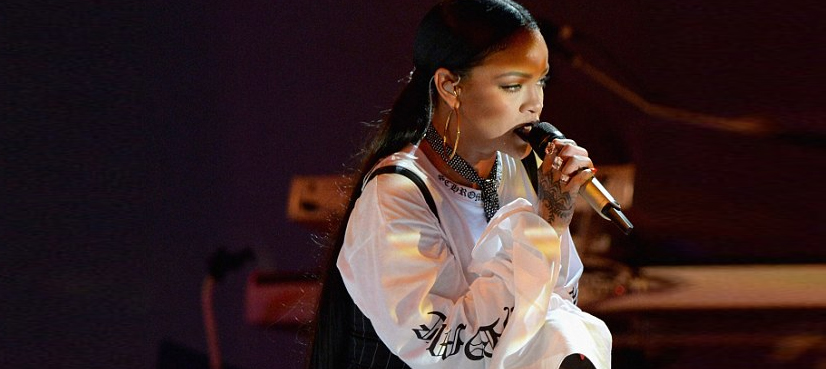 Rihanna, Metallica led concert vows action for refugees
