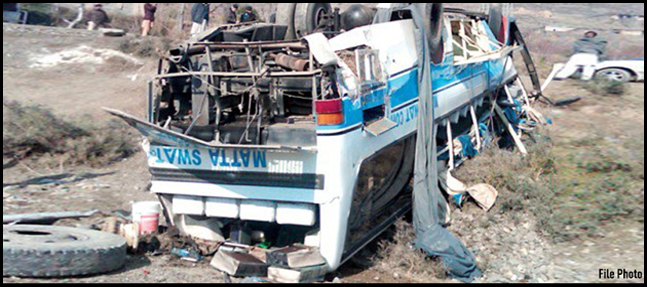 Fifteen hurt as bus overturns in Nawabshah