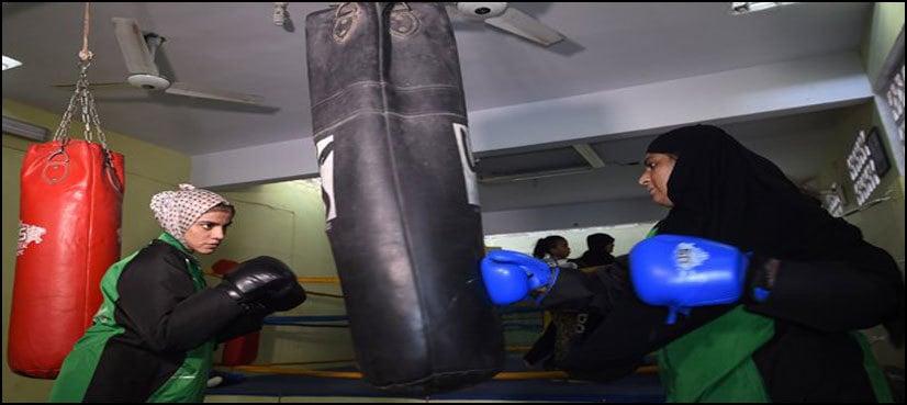 Smashing Taboos: Pakistan's mother-daughter boxing duo