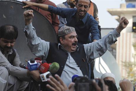 Did Sheikh Rasheed predict Pervaiz Rasheed’s resignation?