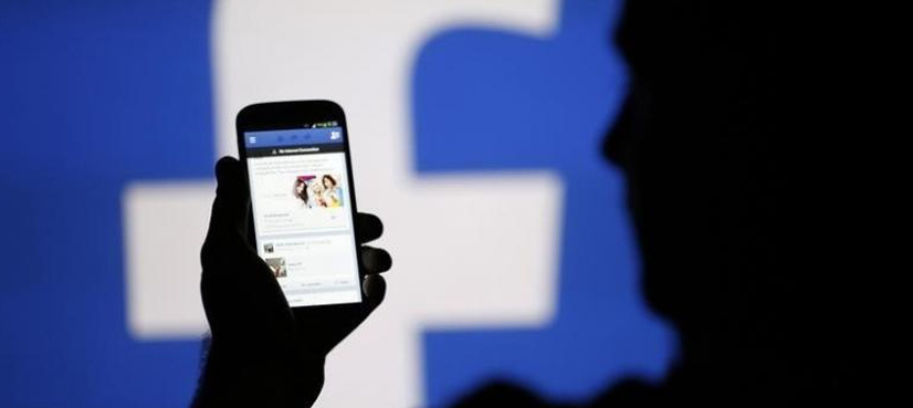 Facebook takes on LinkedIn with new job opening features