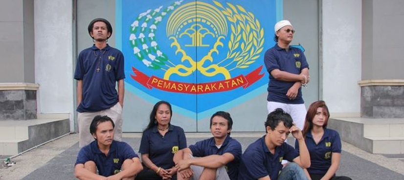 Jailhouse rock; Indonesian inmates perform concert behind bars