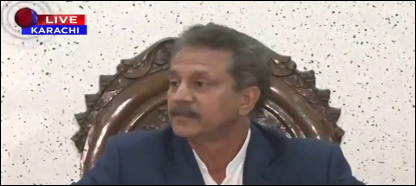 Mayor of Karachi resumes office after four months of captivity
