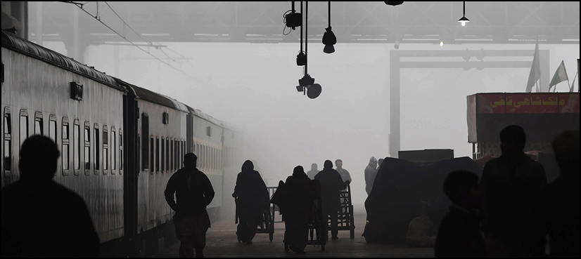 Fog engulfs Punjab, disrupts air, land travel