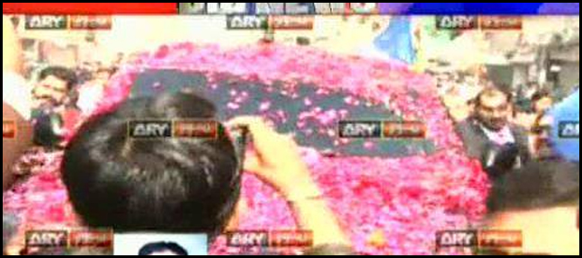 Bilawal gets warm welcome on Larkana visit
