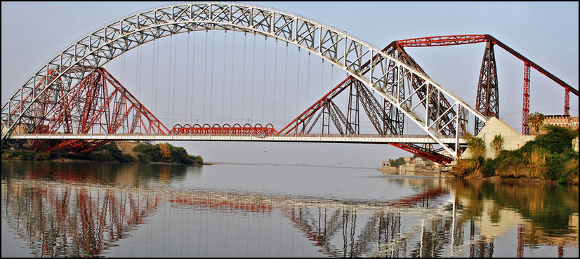Selfie-seeking man drowns in Indus River near Sukkur