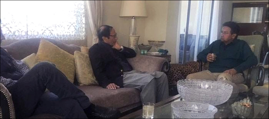 Musharraf meets senior politicians, discusses uniting opposition parties against govt