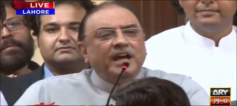 Policy of "No democracy sans Sharif" is dangerous: Zardari