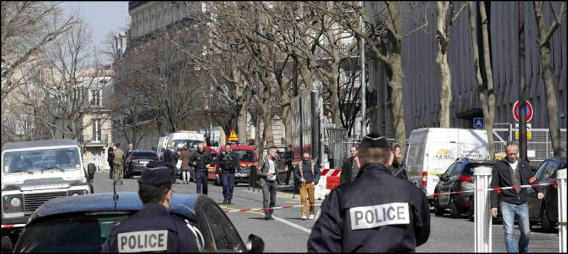 Letter bomb at IMF's Paris office injures employee