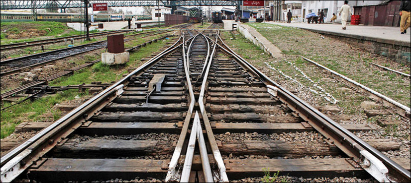 Pakistan, China sign agreement for upgradation of Karachi-Peshawar railway line