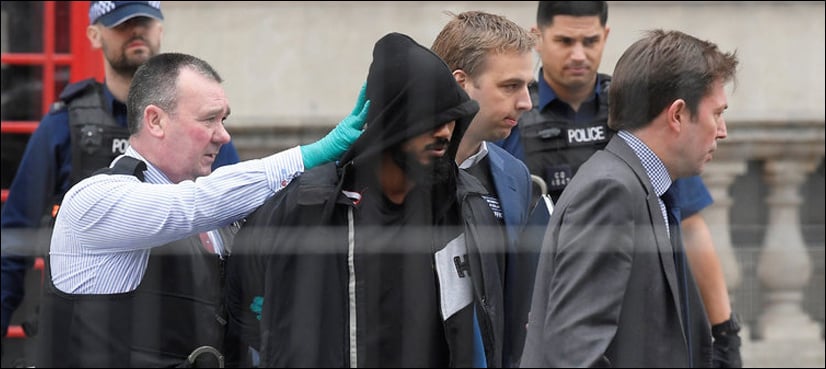 Man 'with knife' arrested outside UK parliament