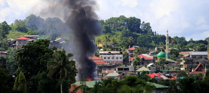 US joins battle as Philippines takes losses in besieged city