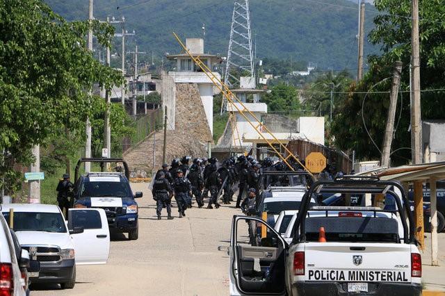At least 28 killed in bloody Mexican prison fight