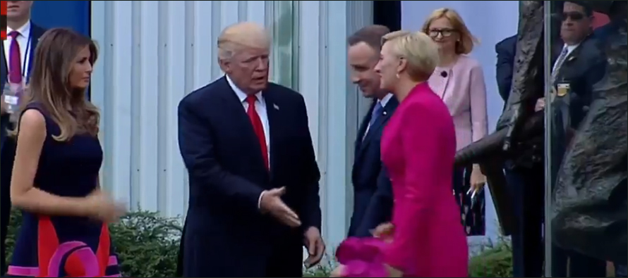 Polish first lady snubs Trump's handshake