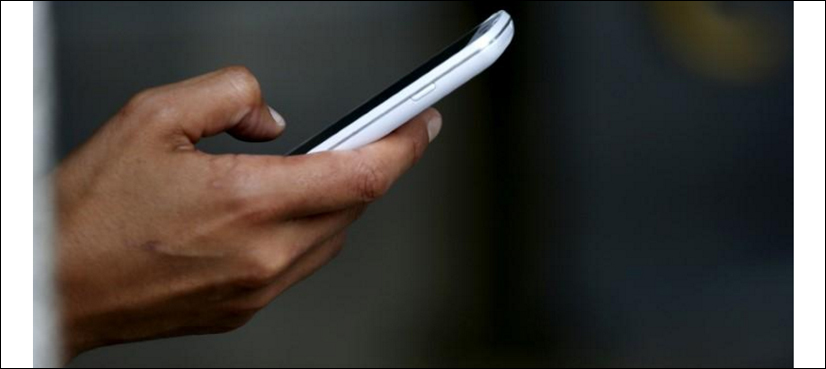 Honolulu targets 'smartphone zombies' with crosswalk ban