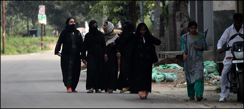 India's top court bans ‘triple talaq’