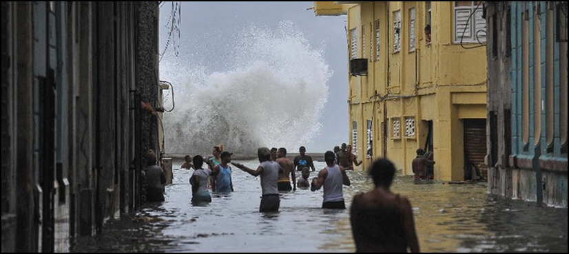 Hurricane Maria batters Dominica as PM predicts dire outcome