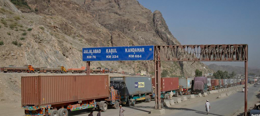 Pak-Afghan border crossing remains sealed at Torkham after twin blasts