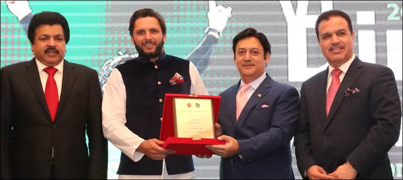 Shahid Afridi receives Ambassador’s Achievement Award