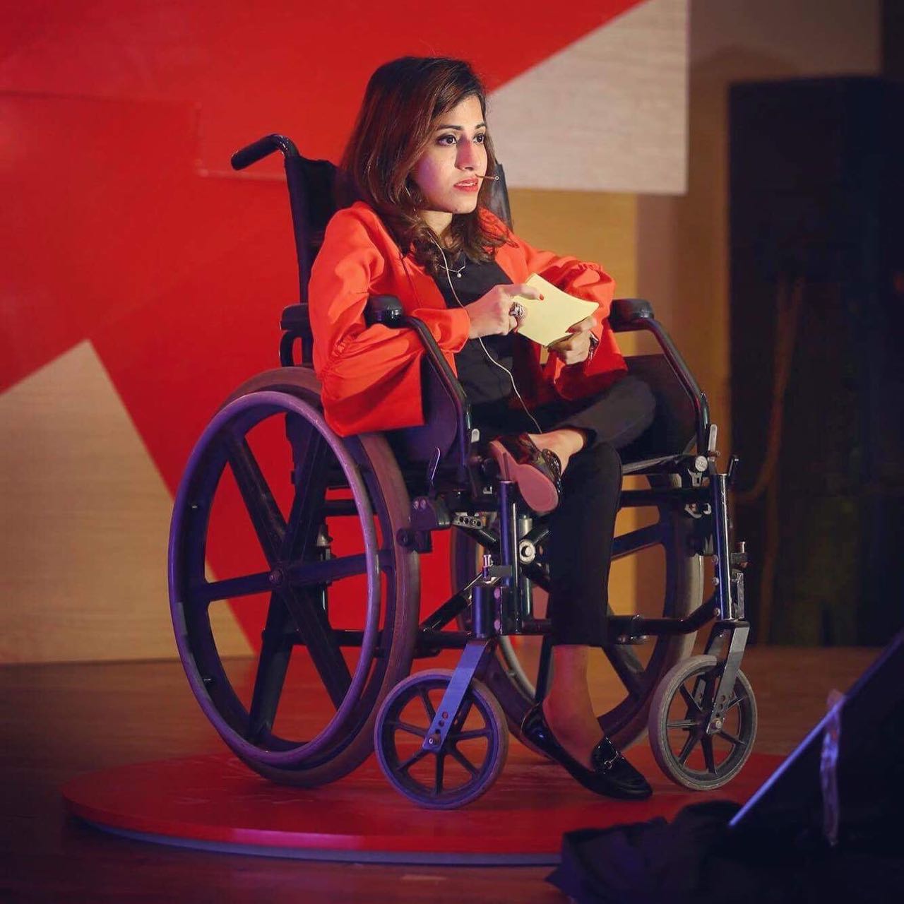 Amna Raheel, the girl who made her wheelchair her wings.