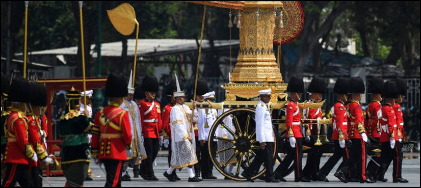 Thais bid final goodbye to beloved King Bhumibol