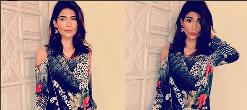 Fans in awe as model shares her throwback picture