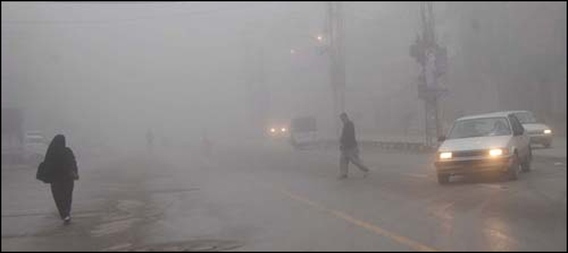 Thick smog persists in Punjab, KP, disrupts traffic on motorway