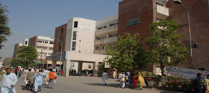 Suspected robber set on fire in Lahore