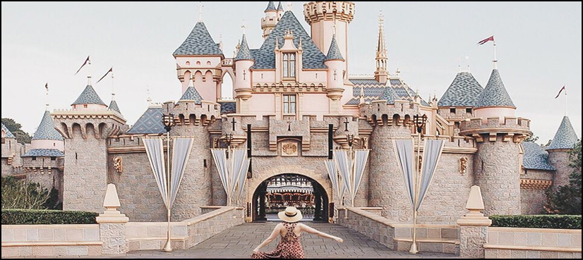 Blogger fakes a trip to Disneyland and dupes her 200,000 Instagram followers - Here's why