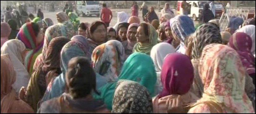 Lahore women health workers' protest enters day four