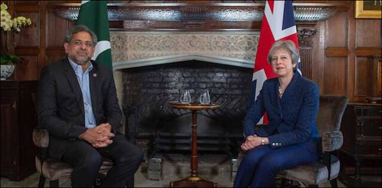 CHOGM18: PM participates in retreat sessions, holds meetings with world leaders