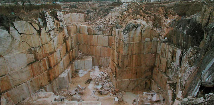 PASDEC signs MoU with Balochistan for uplift of marble, granite mining