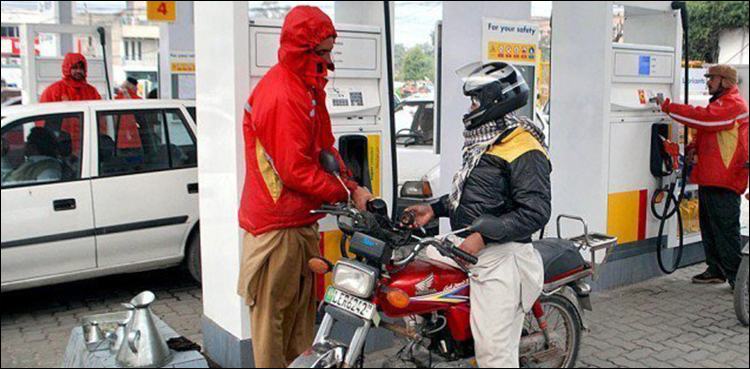 'Rawalpindi motorcyclists without helmets wont be refueled'
