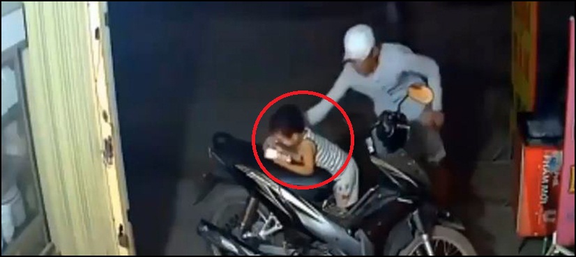 Thief snatches mobile phone from 4-year-old