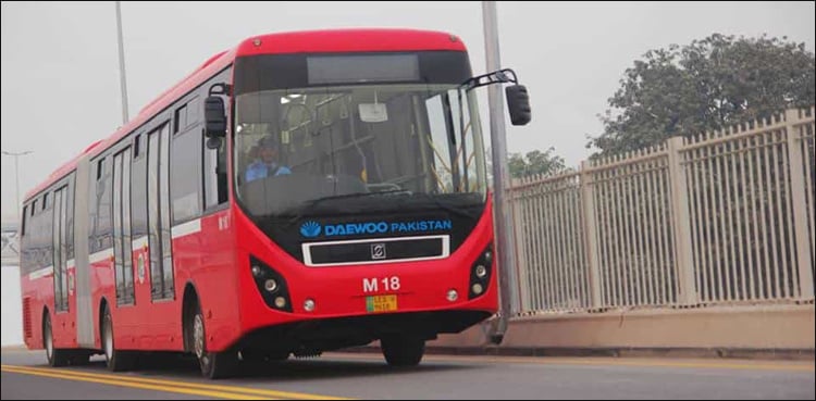 Bus swallowed by massive sinkhole in Multan