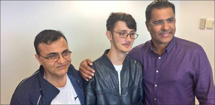 APS survivor meets Pakistan legends at Leeds
