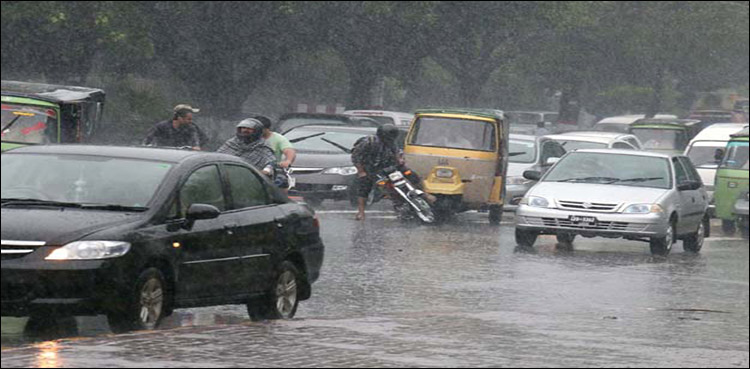 Heavy dust and rain storm hits Lahore
