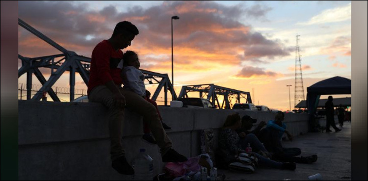 US must convince judge it has reunited migrants under five