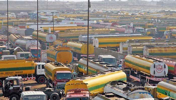 CJP orders oil tankers’ body to move to Zulfiqarbad terminal within 15 days
